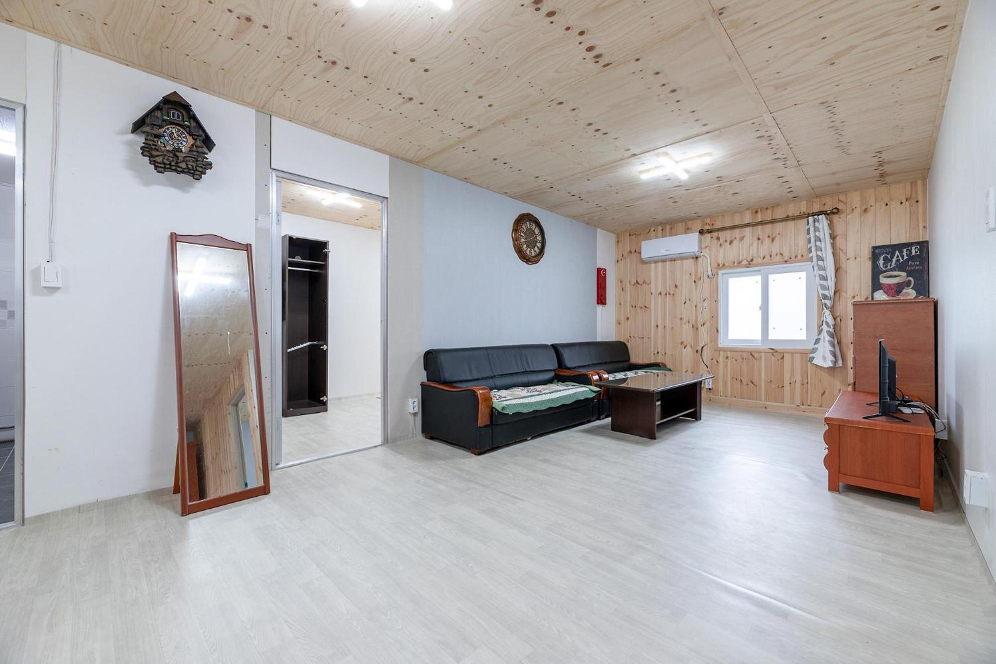 Goseong Jjun Camping Pension Косон Номер фото