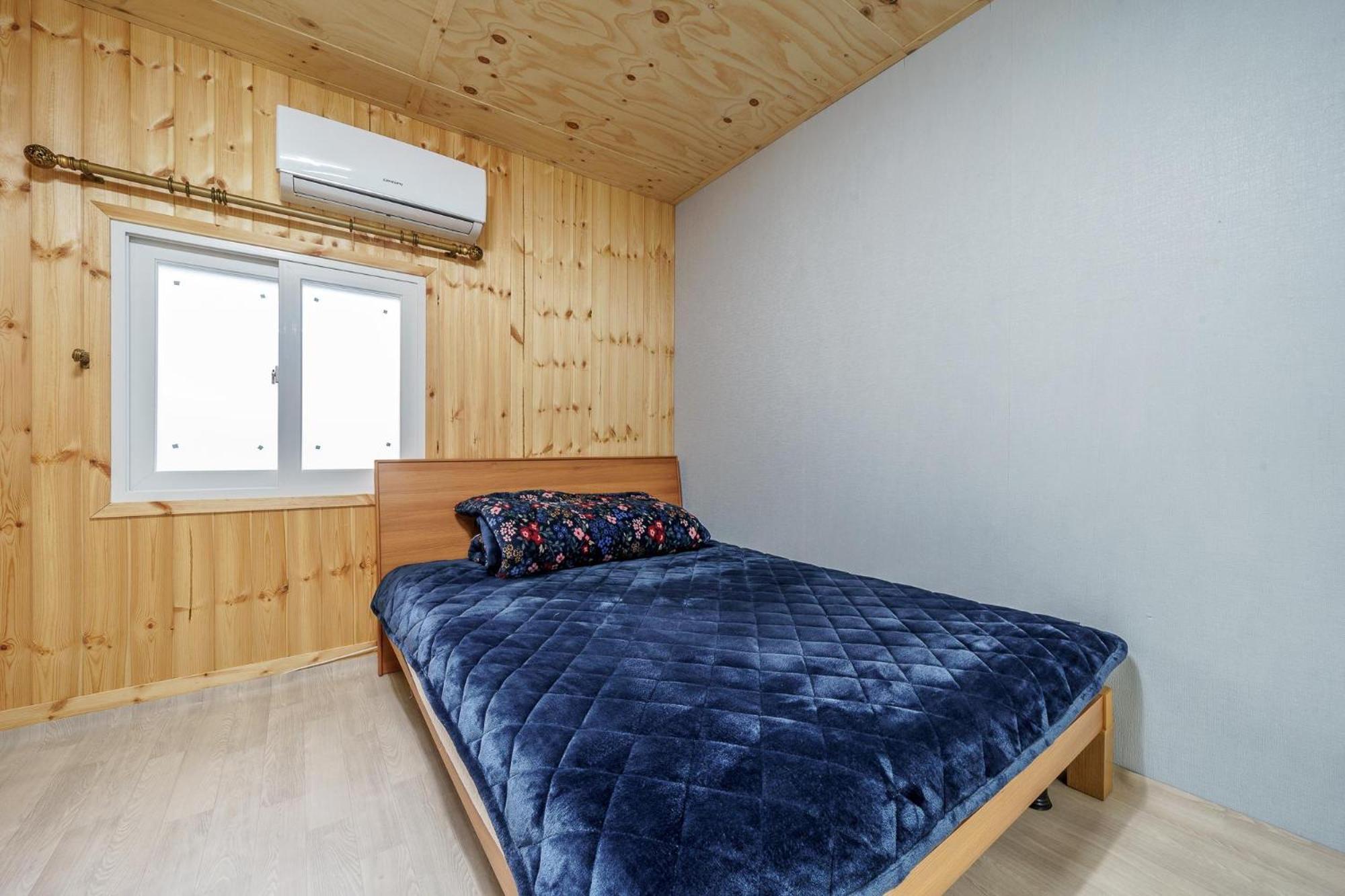 Goseong Jjun Camping Pension Косон Номер фото